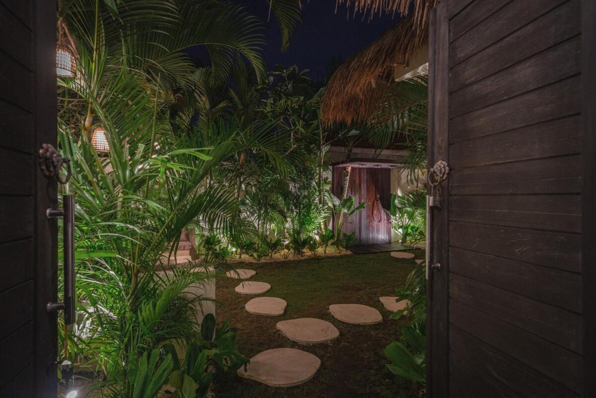 The Jungle - Luxurious & Tropical Concept - 3Br - Central Canggu Екстер'єр фото